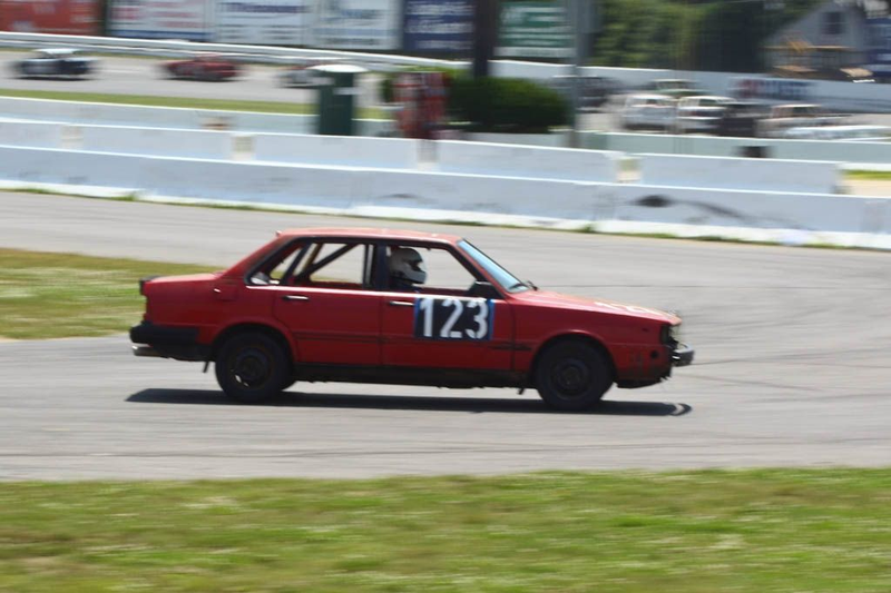Illustration for article titled The 24 Hours Of LeMons New England 2009 Über Gallery, Part 1
